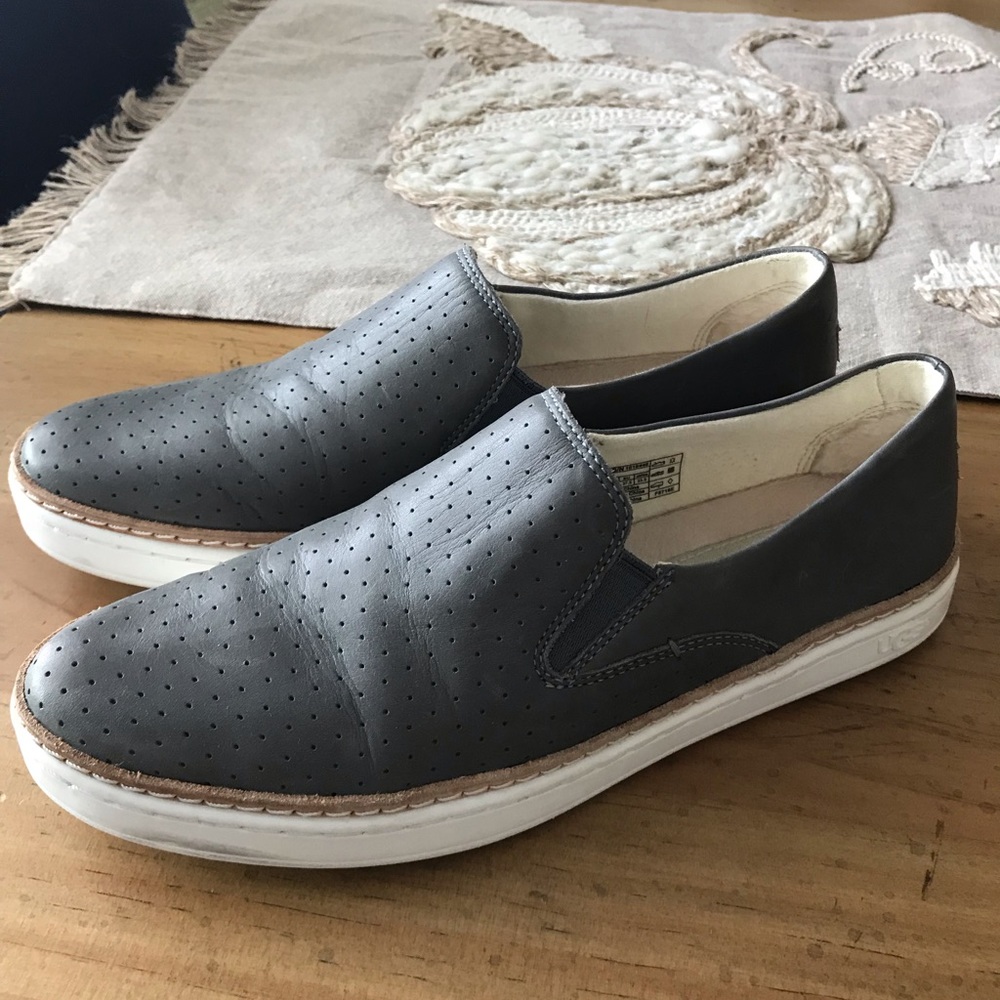 Ugg Keile Slip Ons 6.5